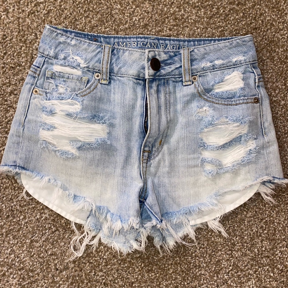 American eagle light wash cutoff Jean shorts. Size00.